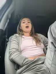 LetsFunKARINA stripchat stream image