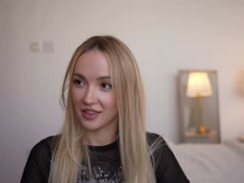 kriss0leoo chaturbate stream image