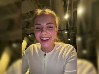 VikkiExtraCheese bongacams stream image