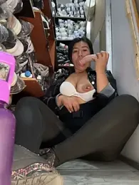 kim_monti stripchat stream image