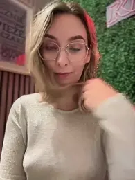 The_Snowwhitee stripchat stream image