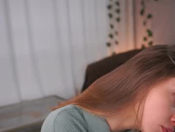 little_poetry chaturbate stream image