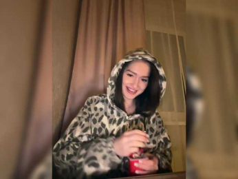 whiteTEA bongacams stream image