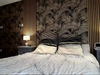 littlee33 chaturbate stream image