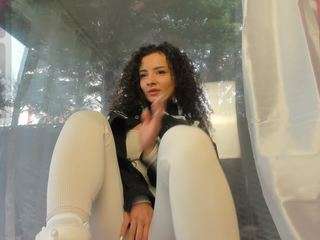 eva-teilor camsoda stream image