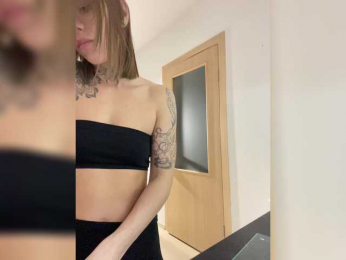 IRAONIC bongacams stream image