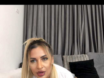 lovelyblondyx bongacams stream image