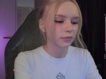 fymryn bongacams stream image