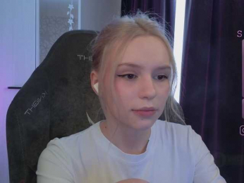 fymryn bongacams stream image
