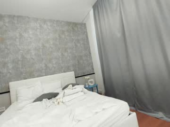 ehotlovea chaturbate stream image