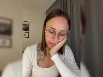 IRAONIC bongacams stream image