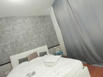 ehotlovea chaturbate stream image