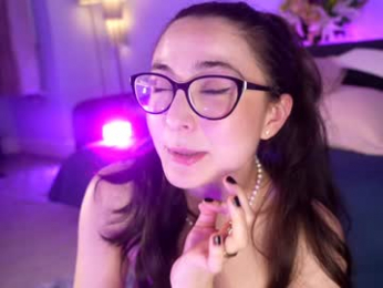 littlee33 chaturbate stream image