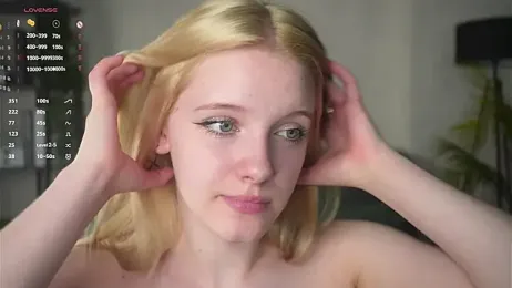 EdlaHewell stripchat stream image