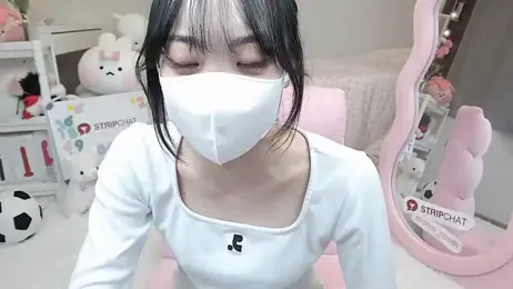 momo_room stripchat stream image