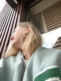 Adelovenick stripchat stream image