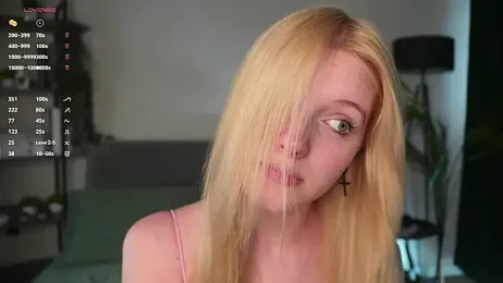 EdlaHewell stripchat stream image