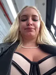 Milkyy_wway stripchat stream image