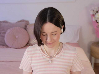 MissEssie bongacams stream image