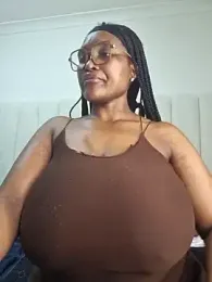 Bustygoddess32 stripchat stream image