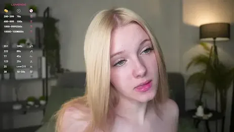 EdlaHewell stripchat stream image