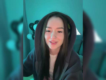 whiteTEA bongacams stream image