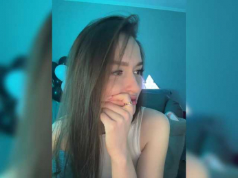 whiteTEA bongacams stream image