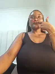 Bustygoddess32 stripchat stream image