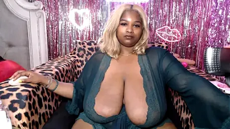 BigFineSelena stripchat stream image