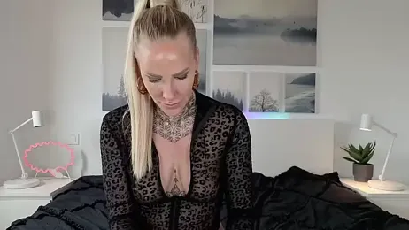 Lara-CumKitten stripchat stream image