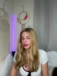 emma05 stripchat stream image