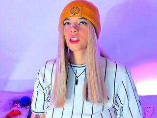 Scarlet Bridge flirt4free stream image