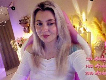 HoneyCherry bongacams stream image