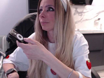 blondalina bongacams stream image