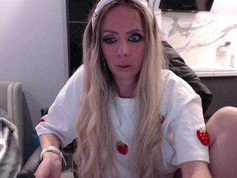 blondalina bongacams stream image