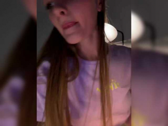 duloveli bongacams stream image