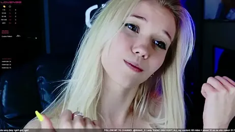 ShhhO_O stripchat stream image