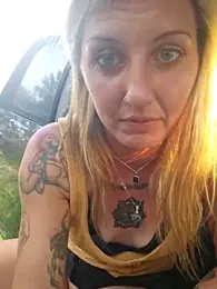 SheIsSomething stripchat stream image