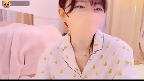 maii- stripchat stream image