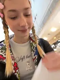 Lia__Love stripchat stream image