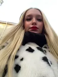 Milkyy_wway stripchat stream image