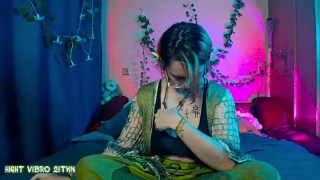 TrickyKitsune stripchat stream image